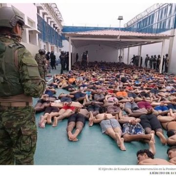 Barcos-prisiones y cárceles ‘modelo Bukele’ en Ecuador, un plan de seguridad a la deriva