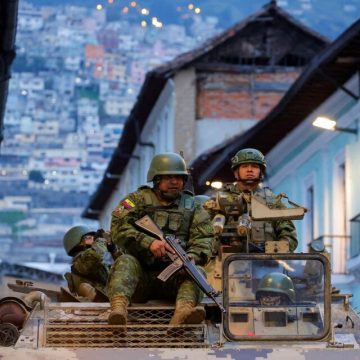 Ecuador se abre a la intervención militar de Estados Unidos