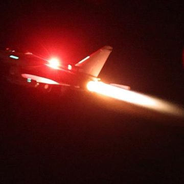 Guerra de Israel. Estados Unidos y Reino Unido bombardean Yemen amenazando con prender fuego la región