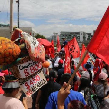 Ecuador El terrorismo económico y sus «versos»