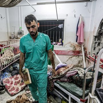 Disparos y caos en el asalto israelí a un hospital en Gaza