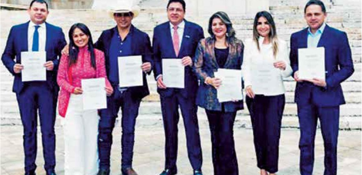 Los autores de esta idea son Honorio Henríquez y Alirio Barrera del Centro Democrático; José Alfredo Marín y Nadia Blel del Partido Conservador; Lorena Ríos de Colombia Justa Libre; Miguel Ángel Pinto del Partido Liberal y Berenice Bedoya de la Alianza Social Independiente (ASI). Pelaron el cobre