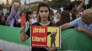Irán condena a casi cuatro años de cárcel al cantante del himno de las protestas por la muerte de Mahsa Amini