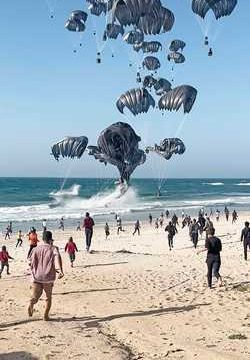 comida Aviones de EU lanzan comida sobre Gaza