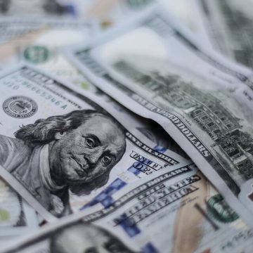 ¿Quiénes ganan y quiénes pierden con la dolarización? 
