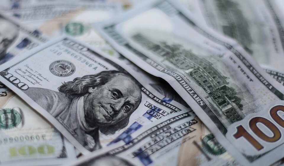 ¿Quiénes ganan y quiénes pierden con la dolarización? 