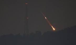 Lanza Irán más de 300 drones y misiles en ataque contra Israel