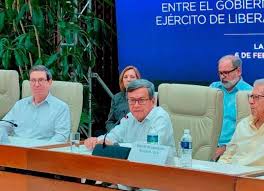 ELN declara congelados diálogos del paz con gobierno de Colombia