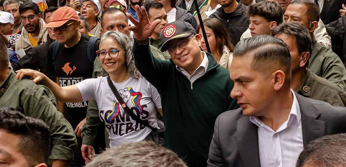 M13A 1° de Mayo con Presidente a abordo