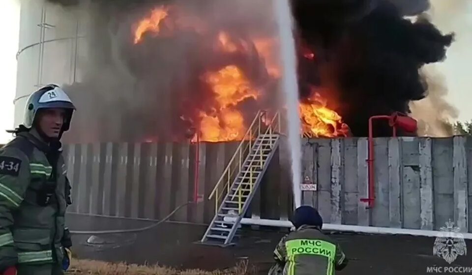 Ucrania bombardea con drones refinerías y depósitos de combustible en Rusia 