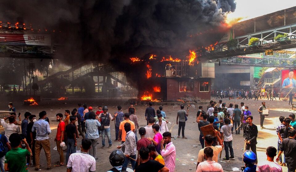 Bangladesh: más de 100 muertos por la feroz represión a una ola de protestas