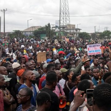 Al menos 13 muertos en protestas juveniles contra el aumento del costo de vida en Nigeria