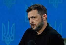 Destituye Zelensky a comandante de la Fuerza Área tras caída de un F-16