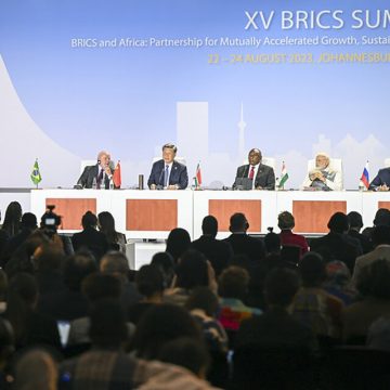 Los BRICS y la desdolarización del sur 