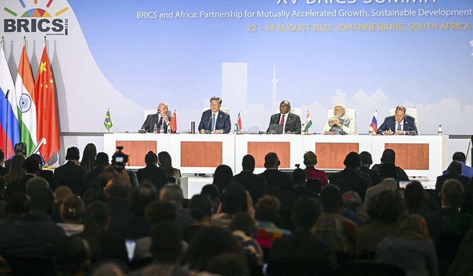 Los BRICS y la desdolarización del sur 