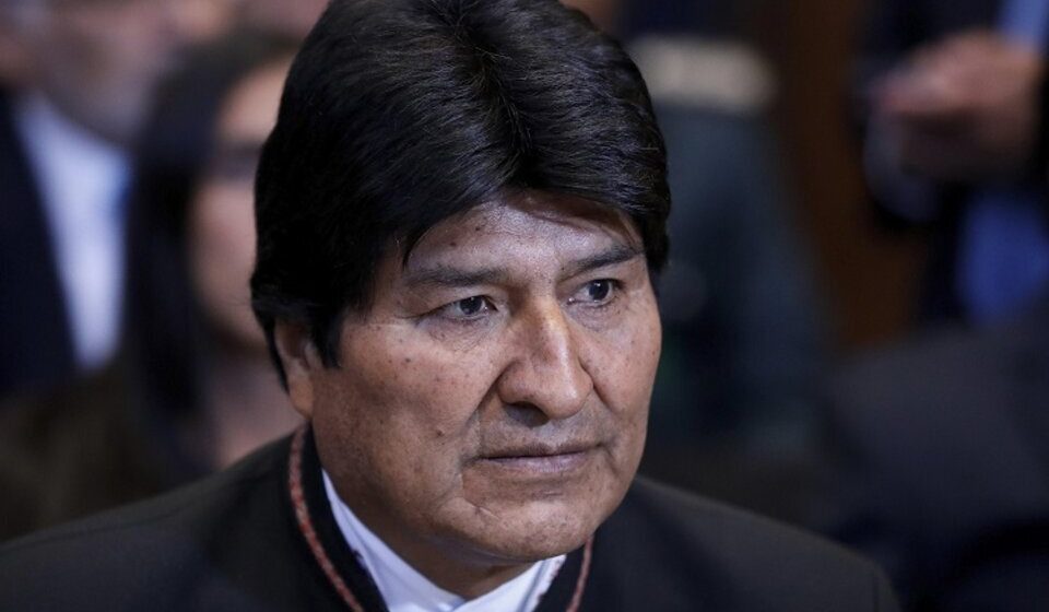Tensión en Bolivia: persiguieron al auto de Evo Morales, le dispararon más de 20 veces e hirieron a su chofer