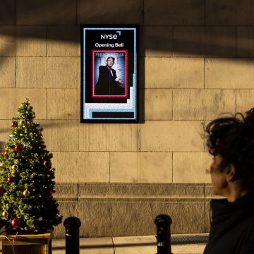 El presidente electo de Estados Unidos, Trump, toca la campana de apertura en la Bolsa de Nueva York Trump monta una Casa Blanca paralela en Mar-a-Lago donde los ‘lobbies’ campan a sus anchas