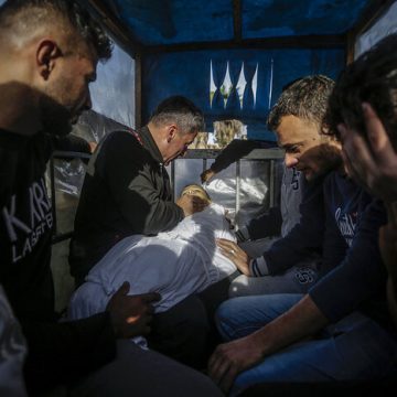 Several killed after Israeli airstrikes hit central Gaza Gaza, las armas de EE.UU. y la mentalidad de la OTAN
