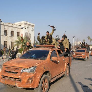 SYRIA-CONFLICT Siria: los insurgentes avanzan hacia la ciudad de Homs en una rápida ofensiva