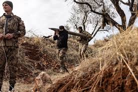 Los rebeldes islamistas de Siria afianzan su control de Alepo tras retirada del Ejército
