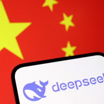 Qué es DeepSeek, la aplicación de inteligencia artificial que ha provocado una tormenta en bolsa