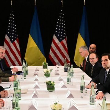 Vance y Zelenski acordaron trabajar para una paz duradera entre Rusia y Ucrania