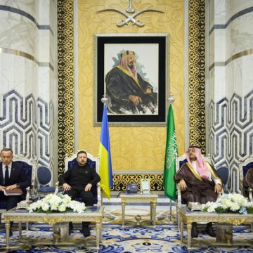 Zelenski propondrá una tregua aérea y marítima con Rusia en su reunión en Yeda con EEUU