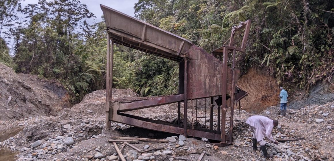 Minería ilegal contamina quebradas y el río Anchicayá en Buenaventura