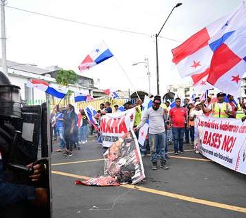 Panamá pacta con Estados Unidos facilitar paso de buques de guerra