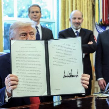 Trump pausó los aranceles por 90 días a los países que no tomaron represalias contra EE.UU.
