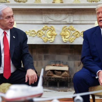 Trump dice que Gaza “es un terreno inmobiliario increíblemente importante” e insiste en que Estados Unidos asuma el control de la Franja