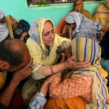 India y Pakistán se acusan mutuamente de violar el alto el fuego