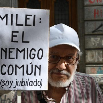 El Gobierno de Milei restringe parcialmente el derecho a huelga en Argentina