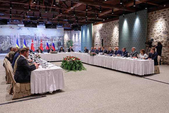 estambul Concluye en menos de dos horas reunión entre las delegaciones rusa y ucraniana en Estambul