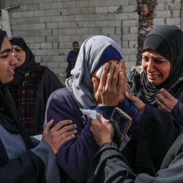 Israel erradica el derecho a vivir incluso a los recién nacidos: así es dar a luz bajo las bombas de Gaza
