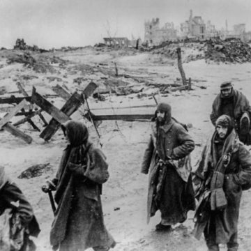 la misma guerra Ocho décadas, la misma guerra