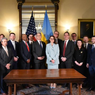 El pacto económico con Ucrania constata la avidez de Trump y su fracaso para detener la guerra