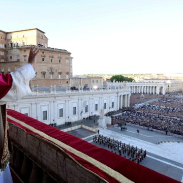 León XIV, un papa preocupado por la justicia social pero más conservador que Francisco