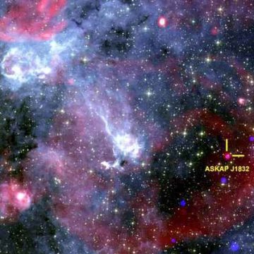Raro parpadeo en el espacio