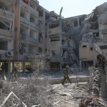 Irán lanza un potente ataque contra Israel: sus misiles impactan en cuatro ciudades y en un hospital