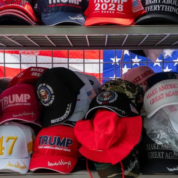 Trump provoca un cisma en las bases MAGA ante la posibilidad de atacar Irán