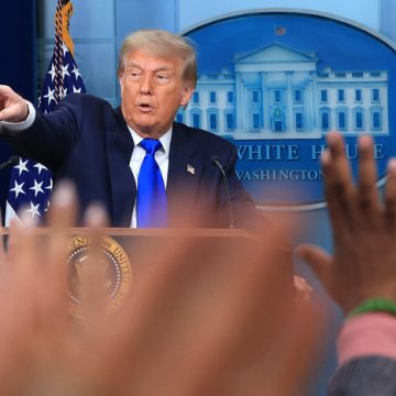 Trump no descarta volver a atacar Irán si se entera que está enriqueciendo uranio