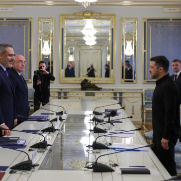 Ucrani Las negociaciones sobre Ucrania, en el filo de la navaja entre el ultimátum de Trump y la incierta reunión de Estambul