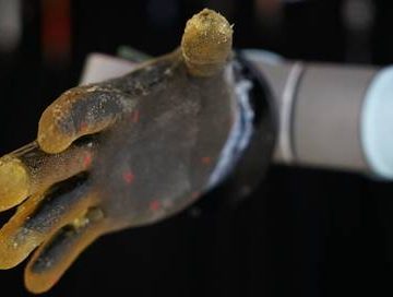 Desarrollan piel robótica que puede detectar presión, temperatura y dolor