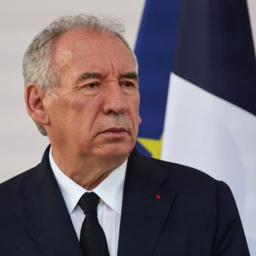 Francia El gobierno francés anunció un fuerte plan de ajuste
