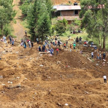 Entre el agua, el mercado y el desalojo. Vivir al margen en el Valle de Aburrá