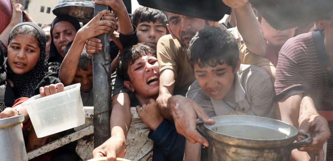piel y huesos “Piel y huesos”: un relato desde las entrañas del genocidio, escrito por una de las periodistas asesinadas por Israel en un hospital en Gaza