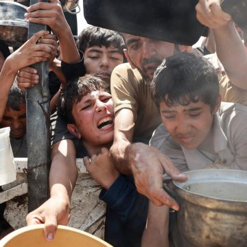“Piel y huesos”: un relato desde las entrañas del genocidio, escrito por una de las periodistas asesinadas por Israel en un hospital en Gaza