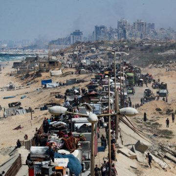 Israel recrudece la matanza en Ciudad de Gaza mientras miles de palestinos huyen al sur