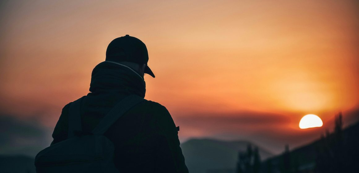 pexels-sulimansallehi-1586663 ¿De espaldas a la realidad?